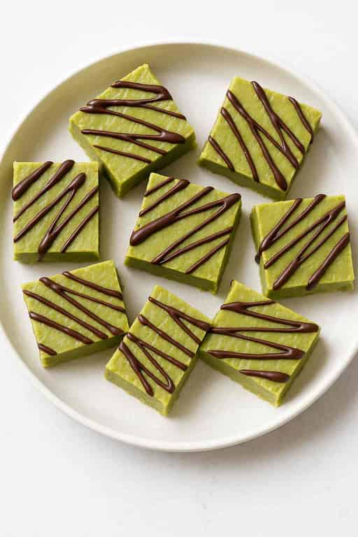 No-Bake Matcha Green Tea Fudge Bars Image