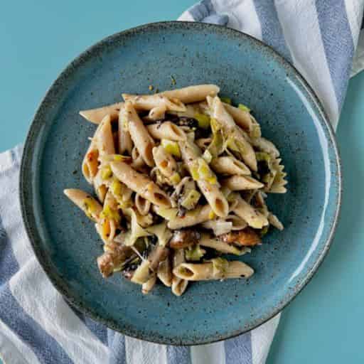 Image of Creamy Leek and Mushroom Pasta (Vegan One-Pot Wonder)